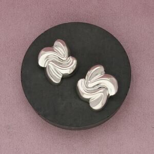 taxco mexico sterling silver vintage chunky swirl clip-on earrings